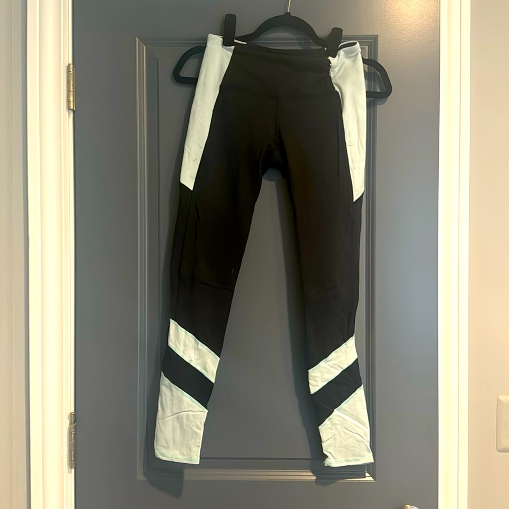 Calia by Carrie Underwood, Black and Blue Leggings, Size Small